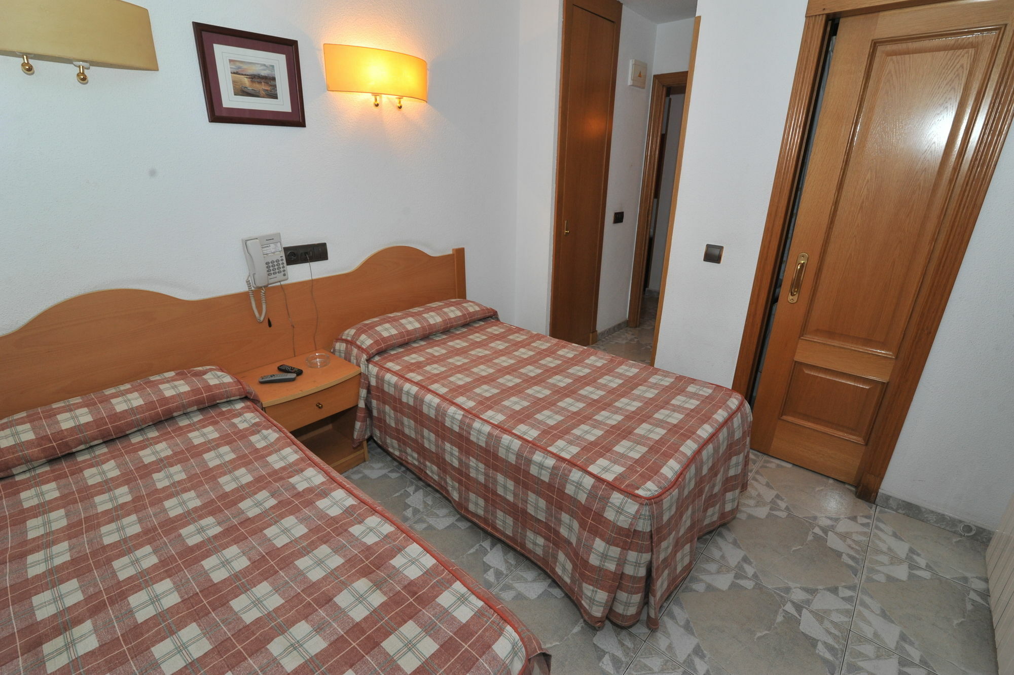Hostal Goyma II San Fernando De Henares Exterior foto
